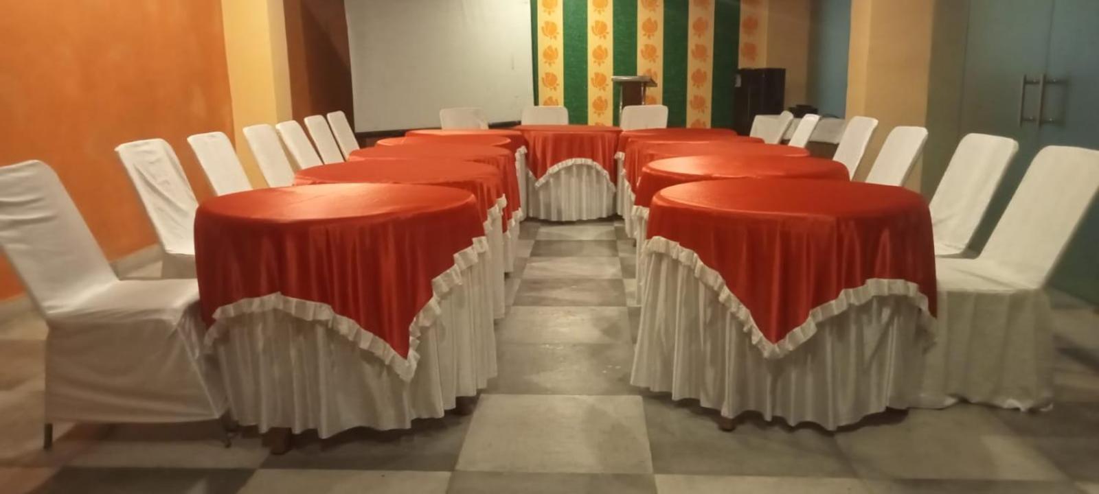 Hotel Grand Surya Kodarma Buitenkant foto