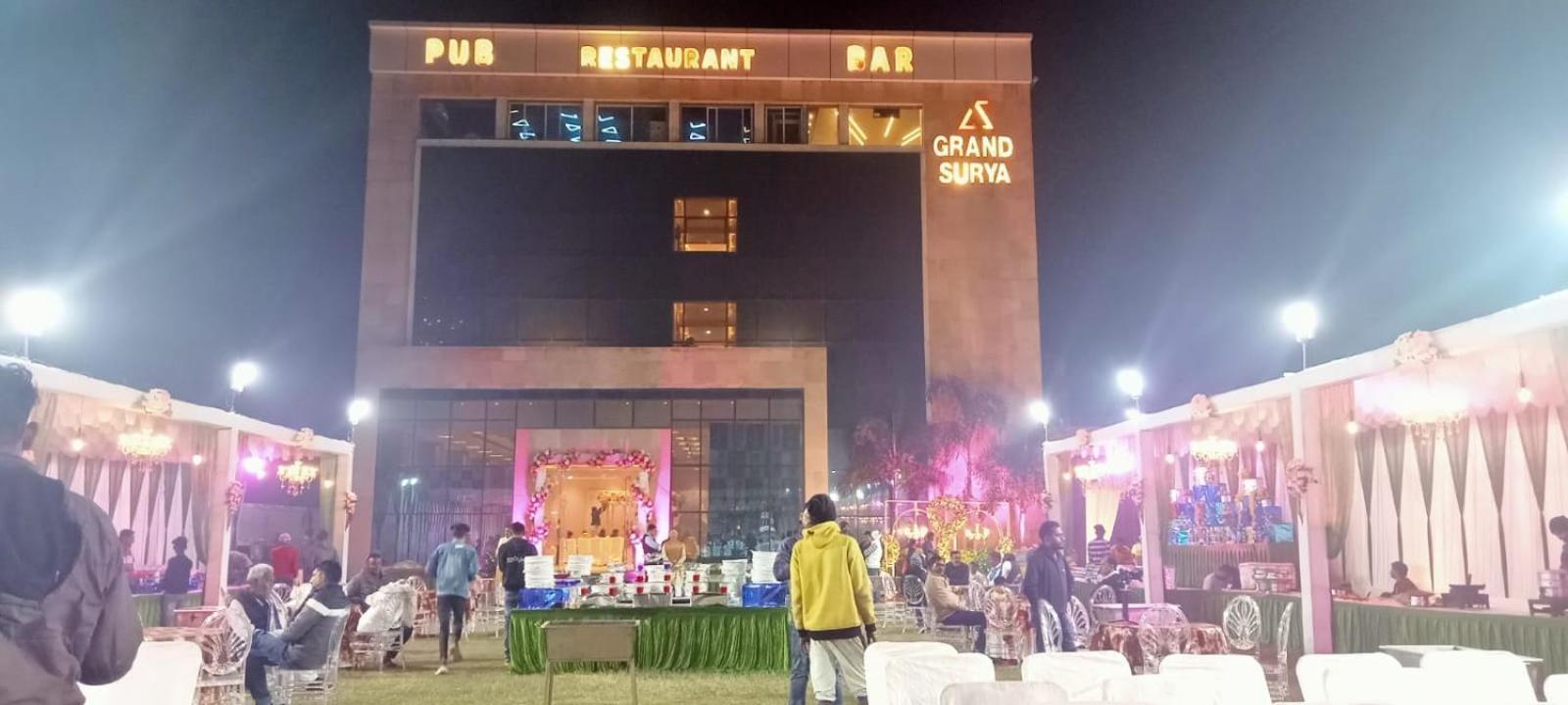 Hotel Grand Surya Kodarma Buitenkant foto