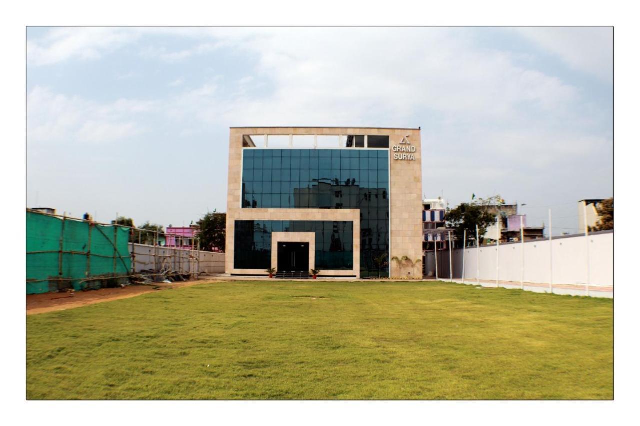 Hotel Grand Surya Kodarma Buitenkant foto