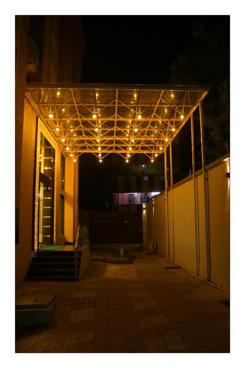 Hotel Grand Surya Kodarma Buitenkant foto
