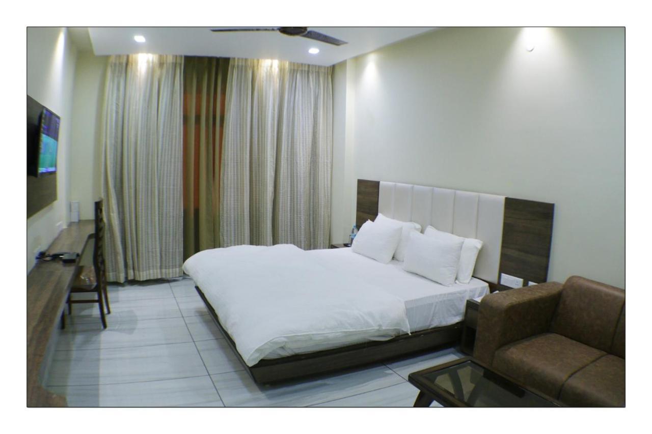 Hotel Grand Surya Kodarma Buitenkant foto