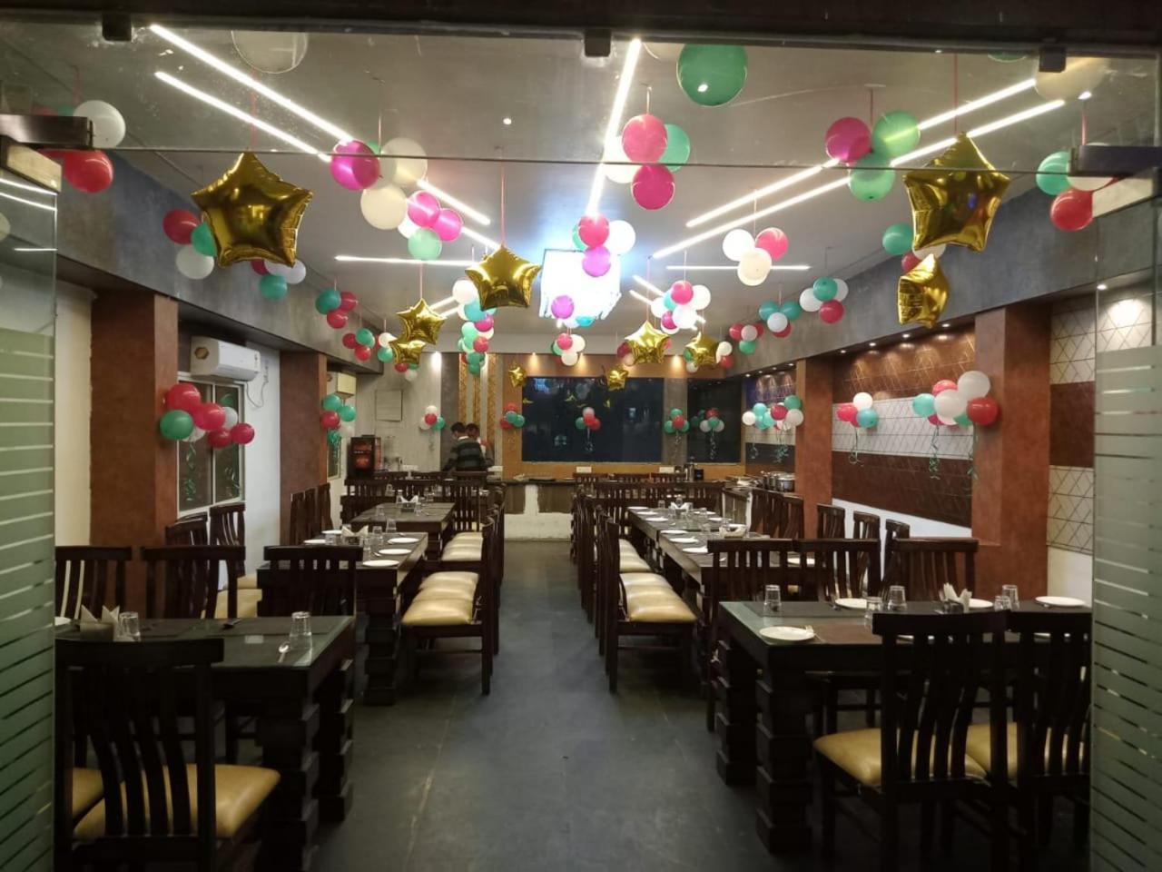 Hotel Grand Surya Kodarma Buitenkant foto