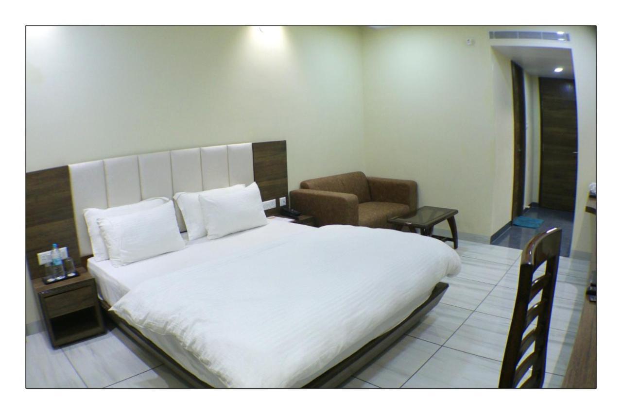 Hotel Grand Surya Kodarma Buitenkant foto