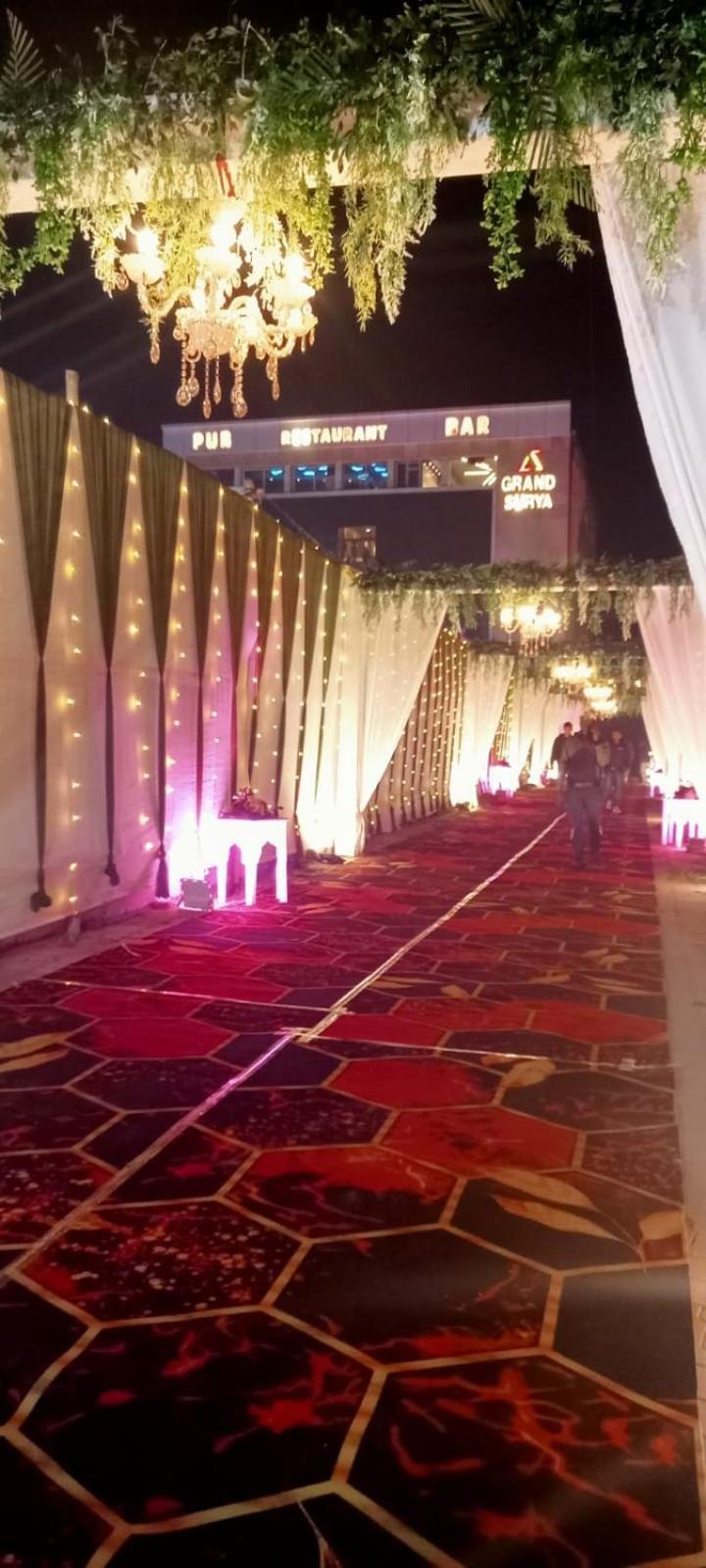 Hotel Grand Surya Kodarma Buitenkant foto
